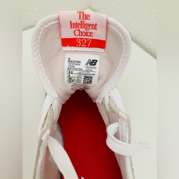 New Balance Beige and White Women's Sneakers - Picture 4 of 5